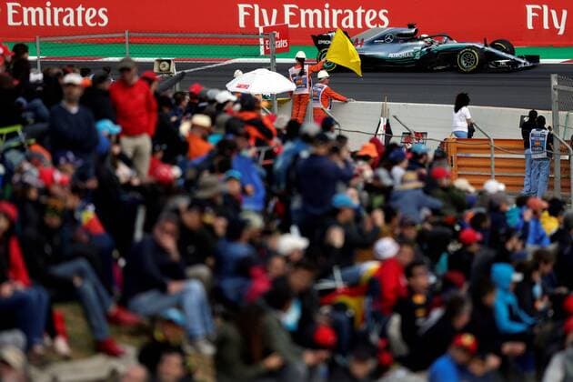 British Formula One pilot Lewis Hamilton (top), of Mercedes, during the Grand Prix of Spain at Barcelona-Catalunya race-track in Montmelo, Barcelona, northeastern Spain, 13 May 2018. Grand Prix of Spain !ACHTUNG: NUR REDAKTIONELLE NUTZUNG!  Copyright: xAlbertoxEstevezx GRAF6610 20180513-636618321519192421