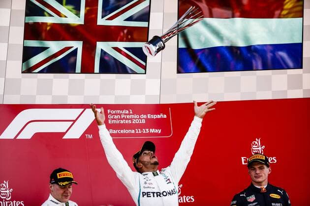 Bilder des Tages - SPORT May 13, 2018 - Barcelona, Catalonia, Spain - 44 Lewis Hamilton from Great Britain Mercedes W09 Hybrid EQ Power+ team Mercedes GP celebrating his victory at the podium during the Spanish Formula One Grand Prix at Circuit de Catalunya on May 13, 2018 in Montmelo, Spain. Spanish F1 Grand Prix  - ZUMAn230 20180513_zaa_n230_883 Copyright: xXavierxBonillax