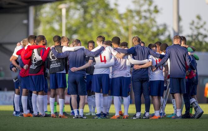 13th May 2018, Pirelli Stadium, Burton-upon-Trent, England; UEFA Under 17 European Championships, quarter final, Norway U17s versus England U17s; The England team form a circle in the centre of the pitch after winning the match (0-2)  ActionPlus12024963