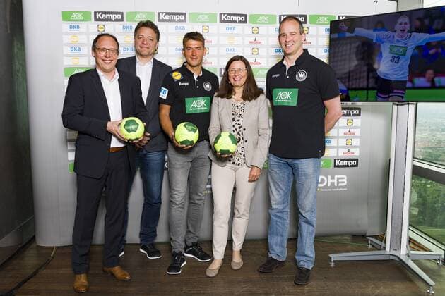 PK zu den Handball Laenderspielen in der Olympiahalle. Olympiaturm Muenchen. 15.05.2018 Teilnehmer: Bundestrainer Christian Prokop (Männer) und Henk Groener (Frauen) sowie der DHB-Vorstandsvorsitzende Mark Schober und Olympiapark-Geschäftsführerin Marion Schöne Â