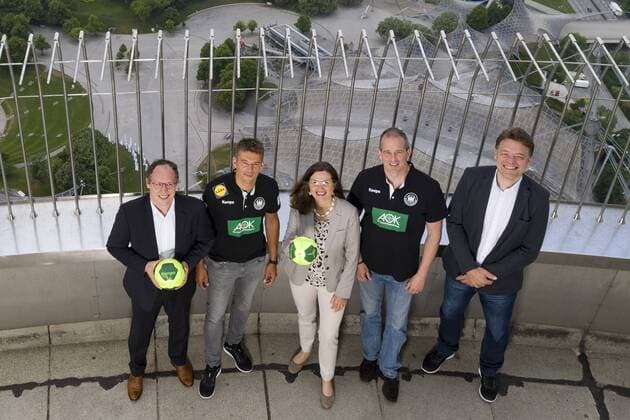 PK zu den Handball Laenderspielen in der Olympiahalle. Olympiaturm Muenchen. 15.05.2018 Teilnehmer: Bundestrainer Christian Prokop (Männer) und Henk Groener (Frauen) sowie der DHB-Vorstandsvorsitzende Mark Schober und Olympiapark-Geschäftsführerin Marion Schöne Â
