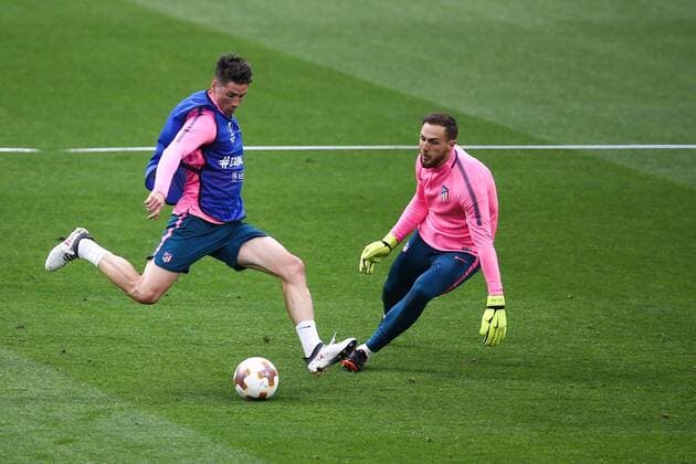 SOCCER - EL, Madrid vs Marseille LYON,FRANCE,15.MAY.18 - SOCCER - UEFA Europa League, final, Atletico Madrid vs Olympique Marseille, training Madrid. Image shows Fernando Torres and Jan Oblak (Atletico). GEPAxpictures xDanielxGoetzhaber