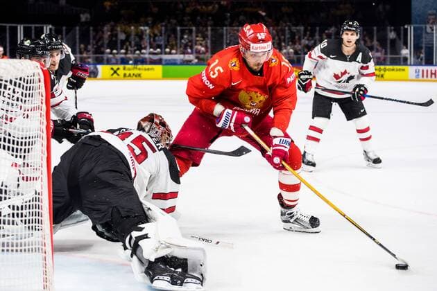 180517 Rysslands Artyom Anisimov oroar mot Kanadas malvakt Darcy Kuemper under kvartsfinalen i ishockey-VM mellan Ryssland och Kanada den 17 maj 2018 i Köpenhamn. Copyright: PETTERxARVIDSON BB180517PA034