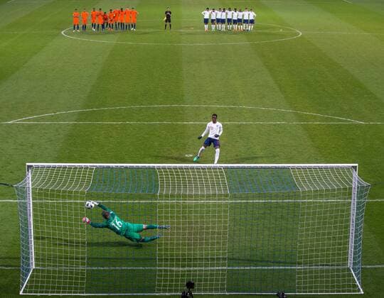 Goalkeeper Joey Koorevaar (Feyenoord) of Holland U17 U 17 saves a penalty from Folarin Balogun (Arsenal) of England U17 to send his team to the final during the UEFA Under-17 Euro Championship semi-final match between England and Netherlands at the b2net stadium, Chesterfield, England on 17 May 2018. Copyright: xAndyxRowlandx PMI-2035-0003