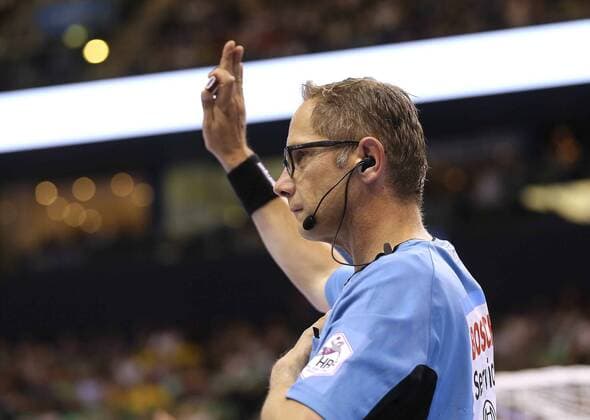 Schiri Marcus Helbig Handball Final-Four Turnier in Hamburg am Sa. 05.05.2018 , Halbfinale Recken Hannover - HSG Wetzlar 24 - 19
