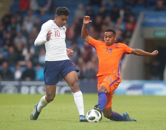 May 17, 2018 - Chesterfield, United Kingdom - L-R Faustino Anjorin of England Under 17 and Jurrien Meduro of Netherlands Under 17 .during the UEFA Under-17 Championship Semi-Final match between England U17s against Netherlands U17s at Proact Stadium, .Chesterfield FC, England on 17 May 2018. England v Netherlands - UEFA U17 U 17 Championship Semi-Final  - ZUMAn230 20180517_zaa_n230_842 Copyright: xKieranxGalvinx