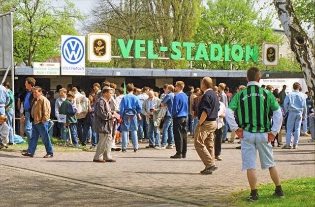 Aus 2. BL Saison 1996 97 VfL Wolfsburg - Eintracht Frankfurt 4:1 am 03.05.1997. Im Foto: Eingang zum alten VfL Stadion am Elsterweg