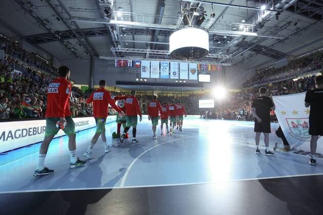 19.05.2018, xcsx, Handball EHF Cup Final 4, SC Magdeburg - Saint Raphael Var, emspor, v.l. SC Magdeburg betritt das Spielfeld Magdeburg