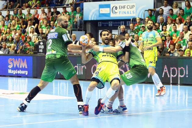 Saint Raphaël Var vs SC Magdeburg. vl Zeljko Musa (Magdeburg, 2), Aurelien Abily (Saint Raphael, 10), Mads christiansen (Magdeburg, 20) Zweikampf, Duell, Kampf, tackle Saint Raphaël Var vs SC Magdeburg, Handball, Ottostadt Magdeburg EHF Cup Finals 2018, Saison 2017 2018, 19.05.2018 Magdeburg Copyright: xTaeger xEibner-Pressefotox EP_tae