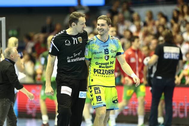 Saint Raphael Var vs SC Magdeburg. vl Petr Stochl (Berlin, 71) gratuliert Miroslav Jurka (Saint Raphael, 19) zum Finaleinzug Saint Raphael Var vs SC Magdeburg, Handball, Ottostadt Magdeburg EHF Cup Finals 2018, Saison 2017 2018, 19.05.2018 Magdeburg Copyright: xEibner-Pressefotox EP_taeger