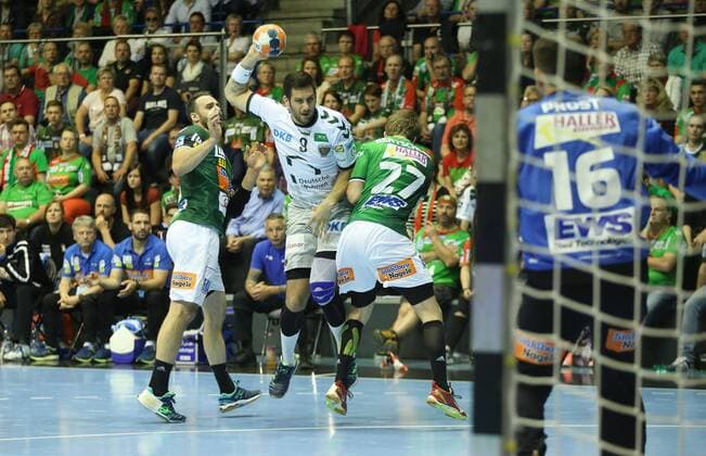 19.05.2018, xcsx, Handball EHF Cup Final 4, Frisch auf Goeppingen - Fuechse Berlin, emspor, v.l. Tim Kneule (Frisch Auf! Göppingen), Stipe Mandalinic (Füchse Berlin), Marco Rentschler (Frisch Auf Göppingen), Zweikampf, battle for the ball Magdeburg