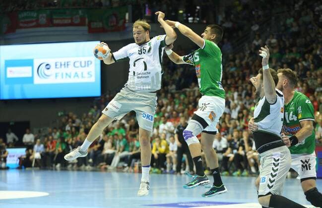 19.05.2018, xcsx, Handball EHF Cup Final 4, Frisch auf Goeppingen - Fuechse Berlin, emspor, v.l. Paul Drux (Füchse Berlin), Zarko Sesum (Frisch Auf! Göppingen), Zweikampf, battle for the ball Magdeburg