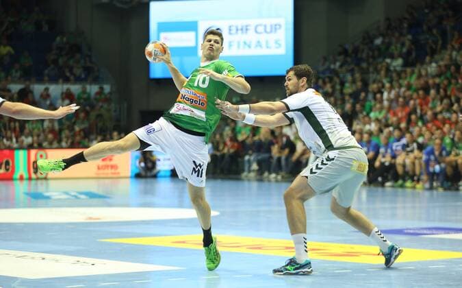 19.05.2018, xcsx, Handball EHF Cup Final 4, Frisch auf Goeppingen - Fuechse Berlin, emspor, v.l. Sebastian Heymann (Frisch Auf! Göppingen), Jakob Gojun (Füchse Berlin) , Zweikampf, battle for the ball Magdeburg