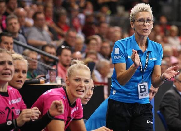 19.05.2018, Deutschland, Stuttgart, Handball OLYMP Final4 Saison 2017 2018 Halbfinale, SG BBM Bietigheim vs. TuS Metzingen: TuS Trainerin Edina Rott
