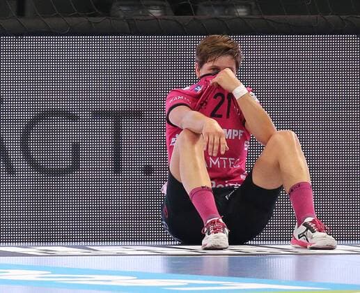 19.05.2018, Deutschland, Stuttgart, Handball OLYMP Final4 Saison 2017 2018 Halbfinale, SG BBM Bietigheim vs. TuS Metzingen: Ina Grßmann (TuS) enttäuscht