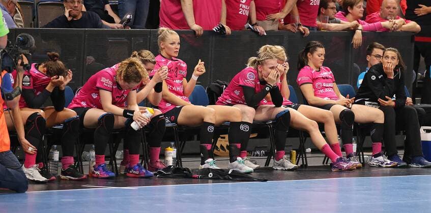 19.05.2018, Deutschland, Stuttgart, Handball OLYMP Final4 Saison 2017 2018 Halbfinale, SG BBM Bietigheim vs. TuS Metzingen: Metzingen enttäuscht
