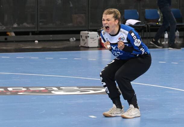 19.05.2018, Deutschland, Stuttgart, Handball OLYMP Final4 Saison 2017 2018 Halbfinale, SG BBM Bietigheim vs. TuS Metzingen: Tess Wester (BBM) jubelt, Jubel, schreit, freut sich