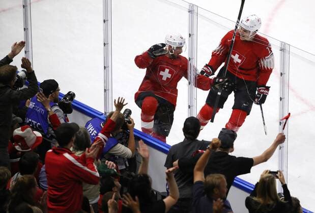 Ice hockey Eishockey - IIHF WC, CAN vs SUI COPENHAGEN,DENMARK,19.MAY.18 - ICE HOCKEY - IIHF World Championships, semifinal, Canada vs Switzerland. Image shows the rejoicing of Tristan Scherwey and Reto Schaeppi (SUI). GEPAxpictures xAndreasxPranter