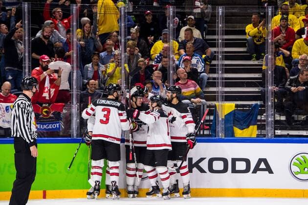 180519 Kanadas spelare jublar efter 1-1 malet genom Bo Horvat under semifinalen i ishockey-VM mellan Kanada och Schweiz den 19 maj 2018 i Köpenhamn. Copyright: PETTERxARVIDSON BB180519PA147