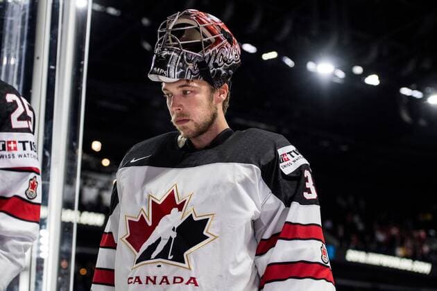 180519 Kanadas malvakt Darcy Kuemper deppar när han lämnar isen efter semifinalen i ishockey-VM mellan Kanada och Schweiz den 19 maj 2018 i Köpenhamn. Copyright: PETTERxARVIDSON BB180519PA180