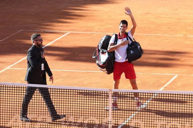 Rome: Italian Open Tennis Day 7 19th May 2018, Foro Italico, Rome, Italy; Italian Open Tennis; Novak Djokovic (SRB) cheers crowd as he leaves the central court after his semifinal match against Rafael Nadal (ESP) Credit: Giampiero Sposito Pacific Press Rome Italy Foro Italico  GiampieroxSposito PacificxPress