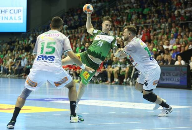 20.05.2018, xcsx, Handball EHF Cup Final 4, Handball EHF Cup Final 4, Spiel um Platz 3, SC Magdeburg - Frisch auf Göppingen, emspor, v.l. Zarko Sesum (Frisch Auf! Göppingen), Michael Damgaard (SC Magdeburg), Jacob Bagersted (Frisch Auf! Göppingen), Zweikampf, battle for the ball Magdeburg