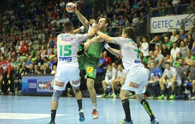 20.05.2018, xcsx, Handball EHF Cup Final 4, Handball EHF Cup Final 4, Spiel um Platz 3, SC Magdeburg - Frisch auf Göppingen, emspor, v.l. Zarko Sesum (Frisch Auf! Göppingen), Allan Damgaard Espensen (Frisch Auf! Göppingen) Zweikampf, battle for the ball mit Christian O Sullivan (SC Magdeburg) Magdeburg