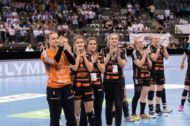 Badwildung bedankt sich bei Fans, HSG Bad Wildungen Vipers gegen TuS Metzingen, Handball, OLYMP Final4, HBF, Handball Pokalfinale, Spiel um Platz 3, 1. Bundesliga, Frauen, 20.05.2018, HSG Bad Wildungen Vipers gegen TuS Metzingen, Handball, OLYMP Final4, HBF, Handball Pokalfinale, Spiel um Platz 3, 1. Bundesliga, Frauen, 20.05.2018 Stuttgart Copyright: xFrankx Eibner-Pressefotox EP_wfk
