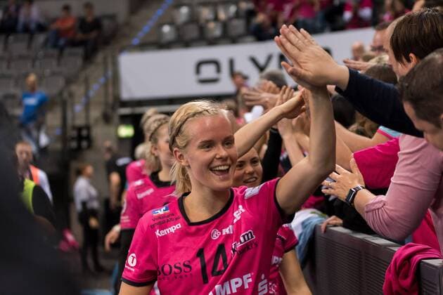 Stina Karlsson (TusSies Metzingen 14). jubel, Fans, HSG Bad Wildungen Vipers gegen TuS Metzingen, Handball, OLYMP Final4, HBF, Handball Pokalfinale, Spiel um Platz 3, 1. Bundesliga, Frauen, 20.05.2018, HSG Bad Wildungen Vipers gegen TuS Metzingen, Handball, OLYMP Final4, HBF, Handball Pokalfinale, Spiel um Platz 3, 1. Bundesliga, Frauen, 20.05.2018 Stuttgart Copyright: xFrankx Eibner-Pressefotox EP_wfk