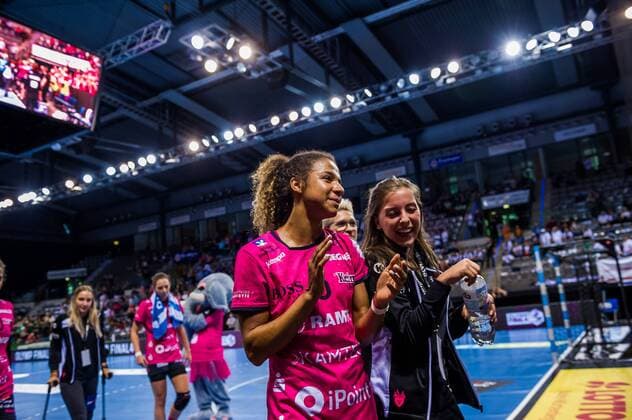 HSG Bad Wildungen Vipers - TuS Metzingen Freude nach Sieg gegen den HSG Wetzlar - Delaila AMEGA ( 5 TuS Metzingen) beim Spiel des OLYMP FINAL4, HSG Bad Wildungen Vipers vs. TuS Metzingen. Stuttgart. 20.05.18 Handball OLYMP Final4 , Stuttgart Baden Wuerttemberg Deutschland Porsche Arena