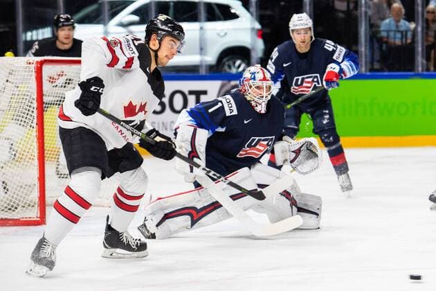 Eishockey WM, USA- Kanada 180520 Kanadas Tyson Jost oroar framför USA:s malvakt Keith Kinkaid under bronsmatchen i ishockey-VM mellan USA och Kanada den 20 maj 2018 i Köpenhamn. Copyright: PETTERxARVIDSON BB180520PA029