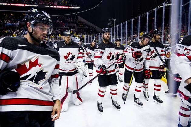 180520 Kanadas spelare lämnar isen under bronsmatchen i ishockey-VM mellan USA och Kanada den 20 maj 2018 i Köpenhamn. Copyright: LUDVIGxTHUNMAN BB180520LT020