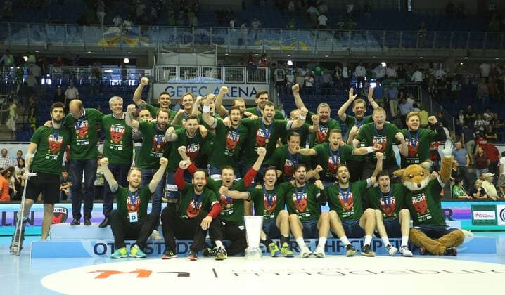20.05.2018, xcsx, Handball EHF Cup Final 4, Handball EHF Cup Final 4, Finale, Saint-Raphael Var Handball - Füchse Berlin, emspor, v.l. Füchse Berlin celebrate their Victory, Pokal, Trophy Magdeburg