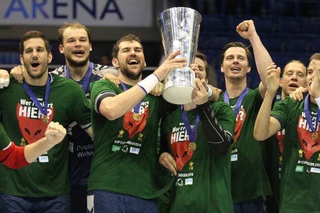 20.05.2018, xcsx, Handball EHF Cup Final 4, Handball EHF Cup Final 4, Finale, Saint-Raphael Var Handball - Füchse Berlin, emspor, v.l. Füchse Berlin celebrate their Victory, Pokal, Trophy Magdeburg