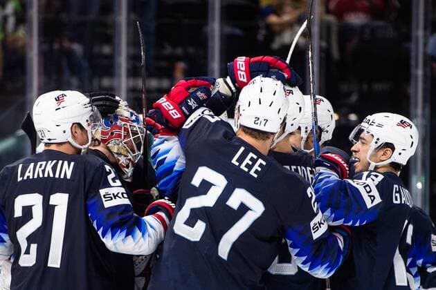 180520 USA:s spelare jublar efter vinsten i bronsmatchen i ishockey-VM mellan USA och Kanada den 20 maj 2018 i Köpenhamn. Copyright: PETTERxARVIDSON BB180520PA058