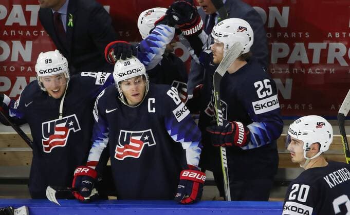 Eishockey WM, USA- Kanada Ice hockey Eishockey - IIHF WC, USA vs CAN COPENHAGEN,DENMARK,20.MAY.18 - ICE HOCKEY - IIHF World Championships, match for third place, USA vs Canada. Image shows the rejoicing of Cam Atkinson, Patrick Kane, Blake Coleman and Chris Kreider (USA). GEPAxpictures xAndreasxPranter