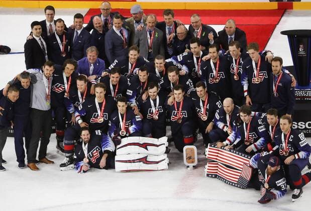 Eishockey WM, USA- Kanada Ice hockey Eishockey - IIHF WC, USA vs CAN COPENHAGEN,DENMARK,20.MAY.18 - ICE HOCKEY - IIHF World Championships, match for third place, USA vs Canada. Image shows team USA. Keywords: medal. GEPAxpictures xAndreasxPranter