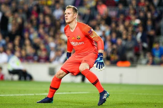 Bilder des Tages - SPORT 20th May 2018, Camp Nou, Barcelona, Spain; La Liga football, Barcelona versus Real Sociedad; Marc-Andre ter Stegen goalkeeper of FC Barcelona Barca sets himself as a shot comes in on goal  ActionPlus12027917 PedroxSalado