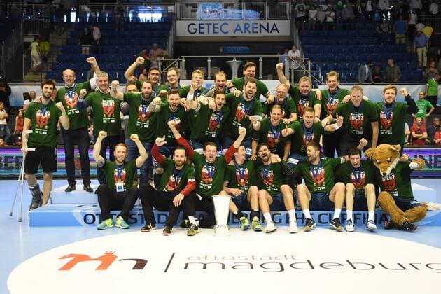 Handball, Herren, EHF-Pokal, Final Four Turnier in Magdeburg, Saison 2017 18, Endspiel, Füchse Berlin - Saint-Raphael Var Handball, Jubel nach dem Pokalsieg, die Füchse Berlin feiern den Erfolg im EHF-Cup, 20.05.18, Copyright: xMichaelxHundtx xMatthiasxKochx