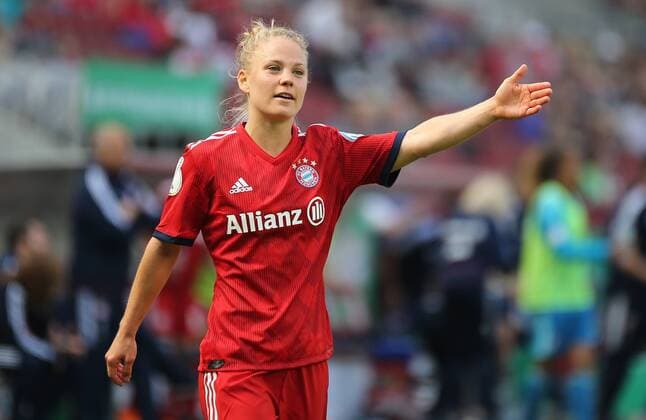 19.05.2018 xcex Deutschland, Köln, Fussball, Frauenfussball DFB-Pokal der Frauen Saison 2017 2018 VfL Wolfsburg gegen FC Bayern München Leonie Maier (FCB) reklamiert, dementiert, beschwert sich