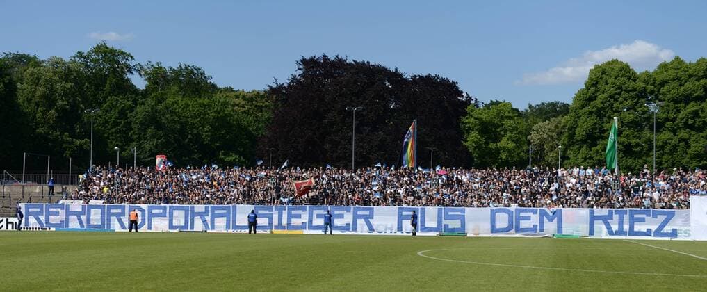 Fussball, Herren, Saison 2017 2018, Finale im Landespokal Brandenburg, SV Babelsberg 03 - FC Energie Cottbus, Fans aus Babelsberg, Rekordpokalsieger aus dem Kiez, 21.05. 2018, Copyright: xMatthiasxKochx