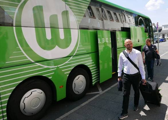 Lyon vs Wolfsburg, Finale CL Frauen, Vorberichte Kiew, Ukraine, 22.05.2018, FUßBALL - Olympique Lyon vs VfL Wolfsburg, Finale UEFA Frauen Champions League, Saison 2017-18. Bild zeigt: Cheftrainer Stephan Lerch (VfL Wolfsburg) Abflug von Braunschweig Kiew