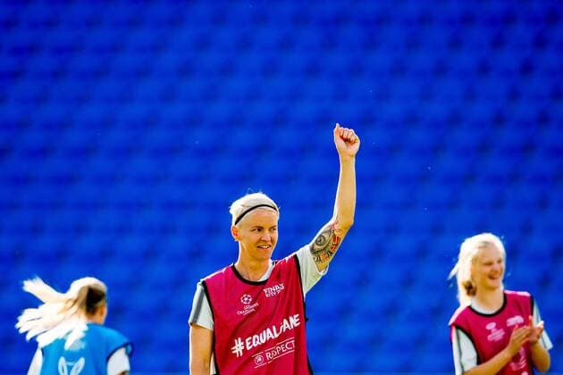 180523 Nilla Fischer of Wolfsburg during a training session on May 23, 2018 in Kyiv. Photo: Vegard Wivestad Gr¿tt BILDBYRN kod VG 170172 Copyright: VEGARDxWIVESTADxGR¯TT BB180523BB472