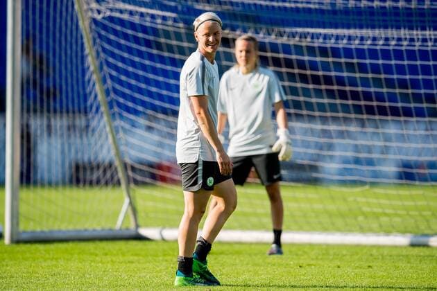 180523 Nilla Fischer of Wolfsburg during a training session on May 23, 2018 in Kyiv. Photo: Vegard Wivestad Gr¿tt BILDBYRN kod VG 170172 Copyright: VEGARDxWIVESTADxGR¯TT BB180523BB474