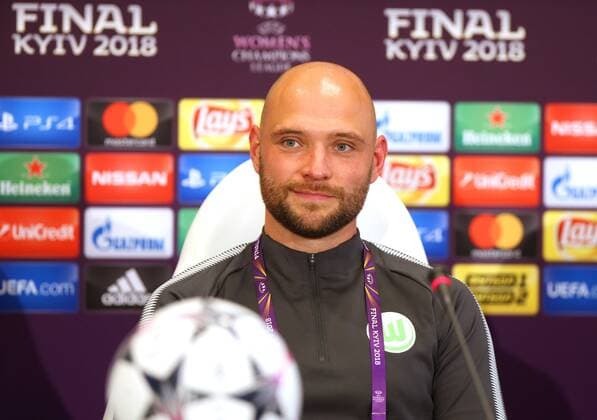 Lyon vs Wolfsburg, Finale CL Frauen, Vorberichte Kiew, Ukraine, 23.05.2018, FUßBALL - Olympique Lyon vs VfL Wolfsburg, Finale UEFA Frauen Champions League, Saison 2017-18. Cheftrainer Stephan Lerch (VfL Wolfsburg) während der Pressekonferenz. Kiew