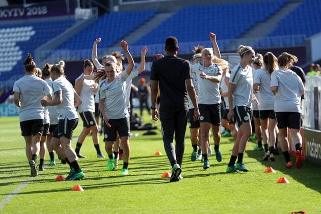 Players of VfL Wolfsburg do exercises during an open training session ahead of the 2018 UEFA Women s Champions League final against Olympique Lyonnais (Lyon) scheduled to take place at the Valeriy Lobanovskyi Dynamo Stadium on May 24, Kyiv, capital of Ukraine, May 23, 2018. Ukrinform. Wolfsburg s open training session in Kyiv  Copyright: xPavlo_Bagmutx