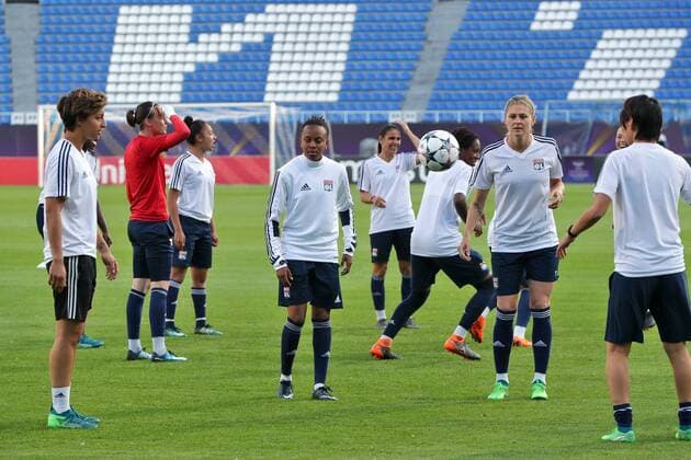 Players of Olympique Lyonnais (Lyon) are seen on the pitch during an open training session ahead of the 2018 UEFA Women s Champions League final against VfL Wolfsburg scheduled to take place at the Valeriy Lobanovskyi Dynamo Stadium on May 24, Kyiv, capital of Ukraine, May 23, 2018. Ukrinform. Lyon warms up before UEFA Women s Champions League final in Kyiv  Copyright: xPavlo_Bagmutx