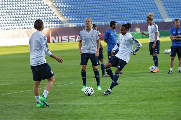 Players of Olympique Lyonnais (Lyon) practise during an open training session ahead of the 2018 UEFA Women s Champions League final against VfL Wolfsburg scheduled to take place at the Valeriy Lobanovskyi Dynamo Stadium on May 24, Kyiv, capital of Ukraine, May 23, 2018. Ukrinform. Lyon warms up before UEFA Women s Champions League final in Kyiv  Copyright: xPavlo_Bagmutx