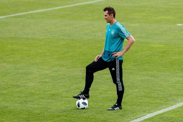 Eppan, Italy, 24.05.2018, DFB Trainingslager Nationalmannschaft, Miroslav Klose (GER) guckt ( DeFodi507