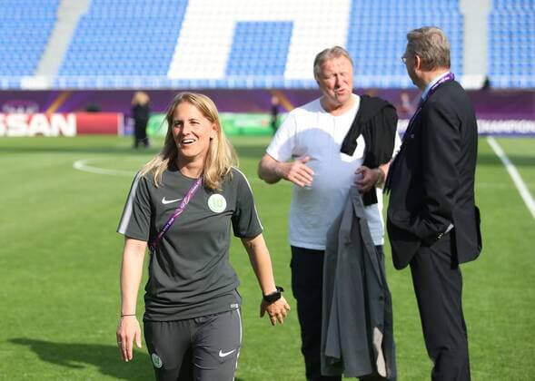 Lyon vs Wolfsburg, Finale CL Frauen, Kiew, Ukraine, 24.05.2018, FUßBALL - Olympique Lyon vs VfL Wolfsburg, Finale UEFA Frauen Champions League, Saison 2017-18. Bild zeigt: Co-Trainerin Britta Carlson (VfL Wolfsburg), DFB-Präsident Reinhard Grindel, Horst Hrubesch Kiew